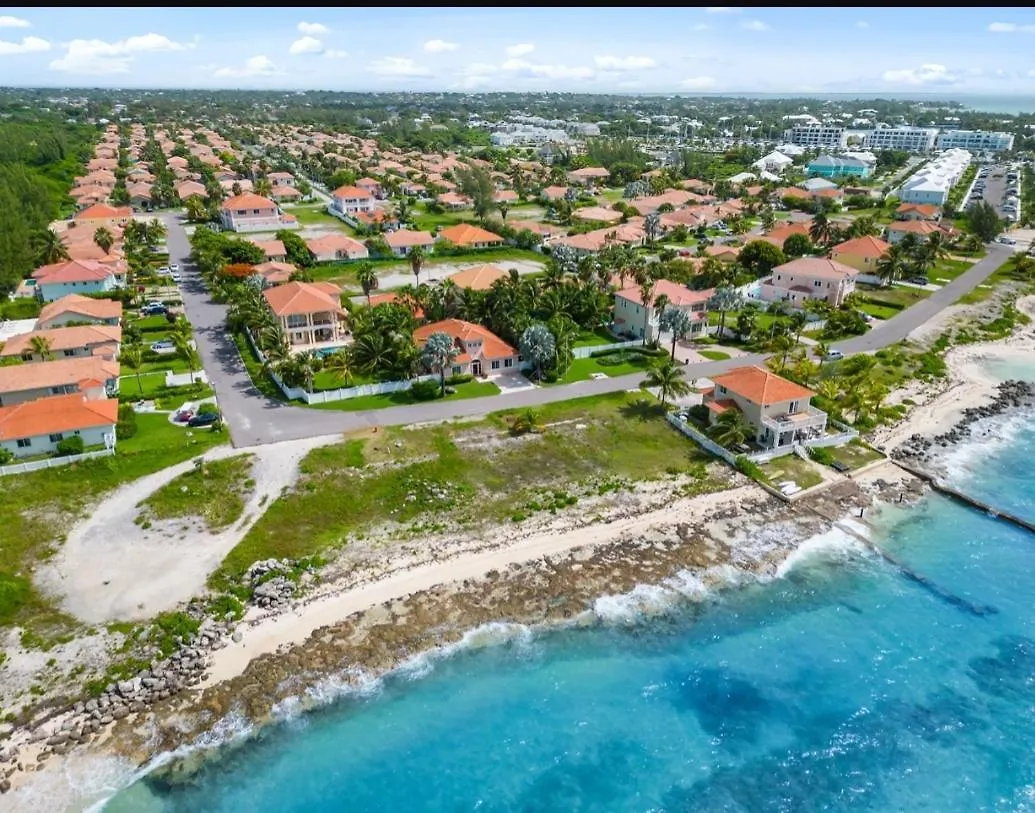 Villa Danya - 5 Bd On The Ocean With Pool. Nassau 0*,  Bahamas